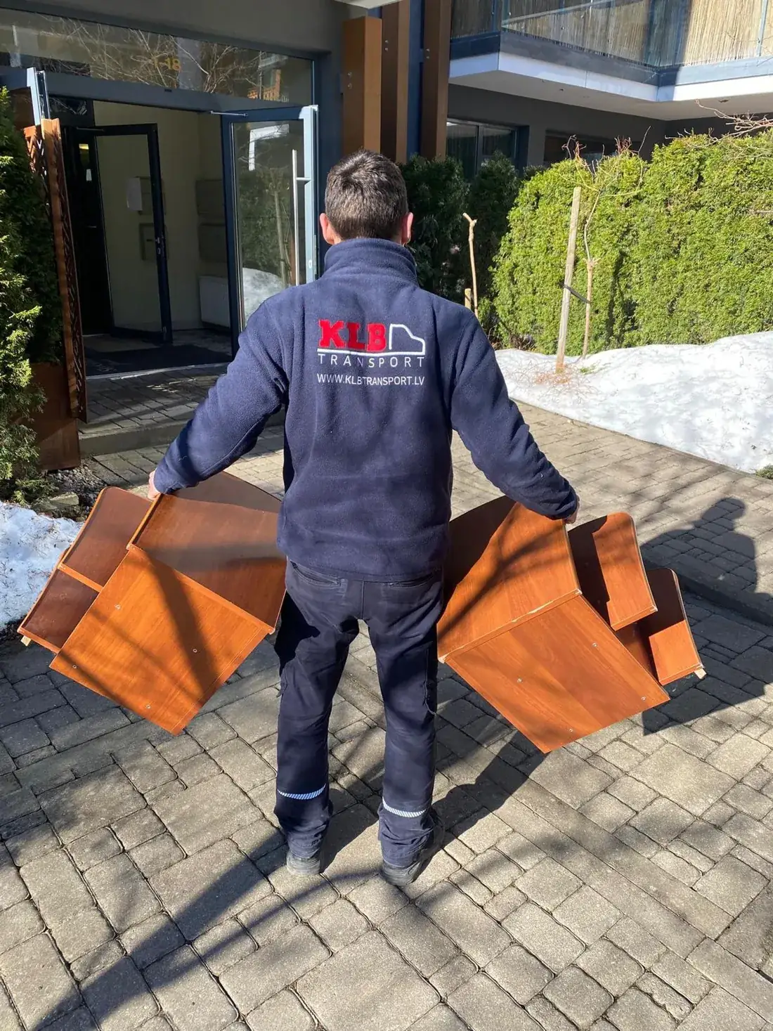 KLB Transport - mēbeļu iznešana